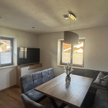 Steinbergrose Leogang