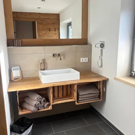 Steinbergrose Leogang